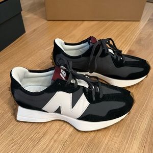 Women’s New Balance 327 Sneakers in Black